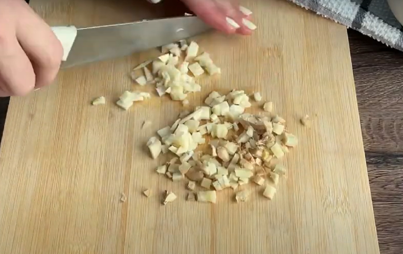 Смажений рис з куркою та омлетом: нескладний рецепт азійської страви для легкої вечері